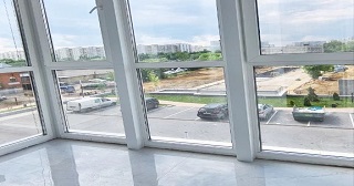 Панорамное остекление балкона Саянск цена от 11 тыс. руб. м/п.